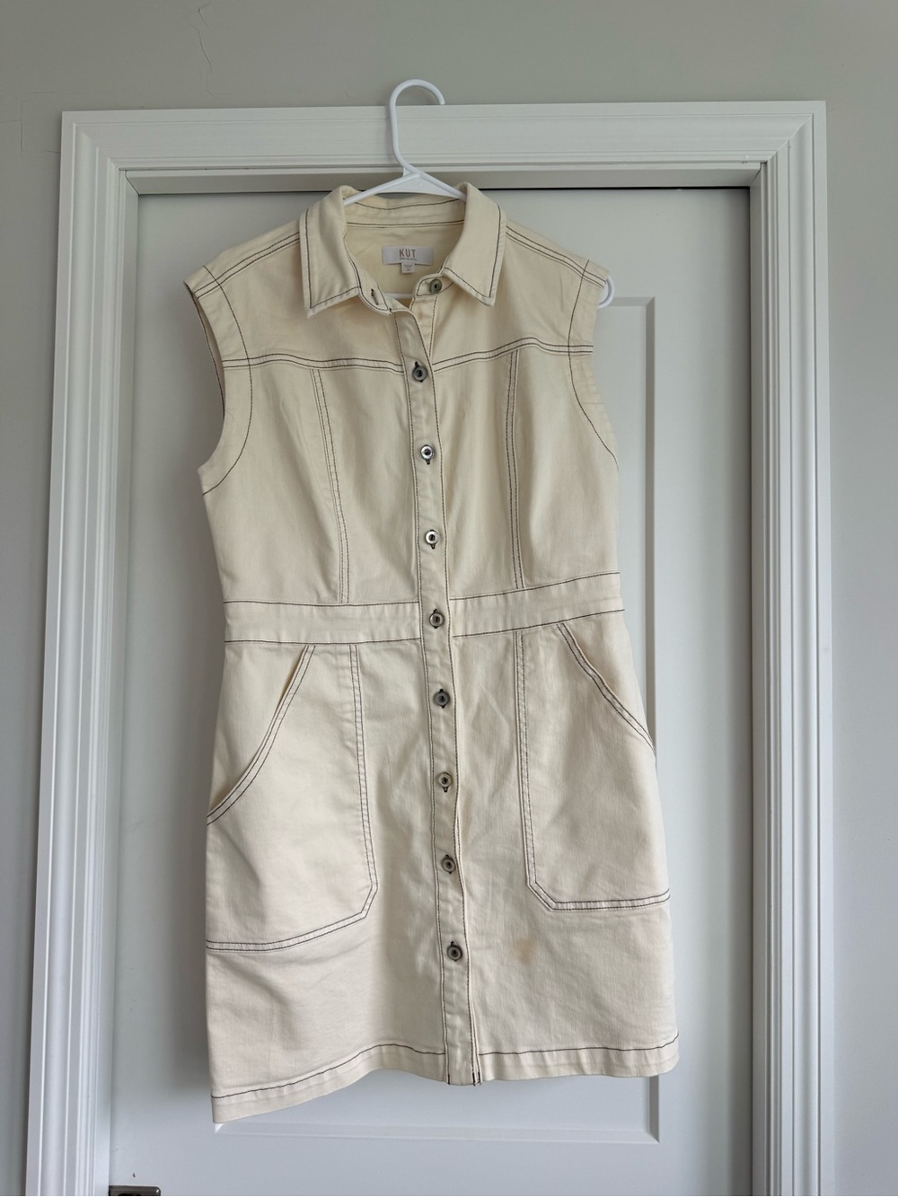 Kut from the Kloth Sleeveless Button-Front Cream Shirt Dress